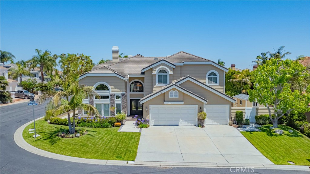 6561 Horseshoe Lane