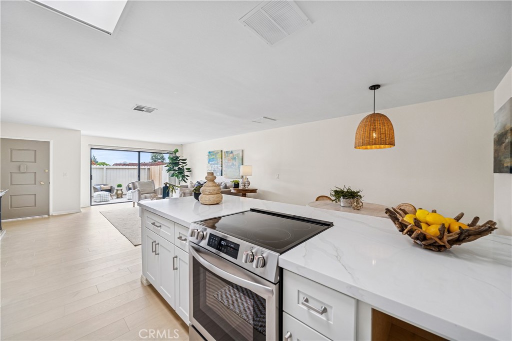 24882 Via San Rafael