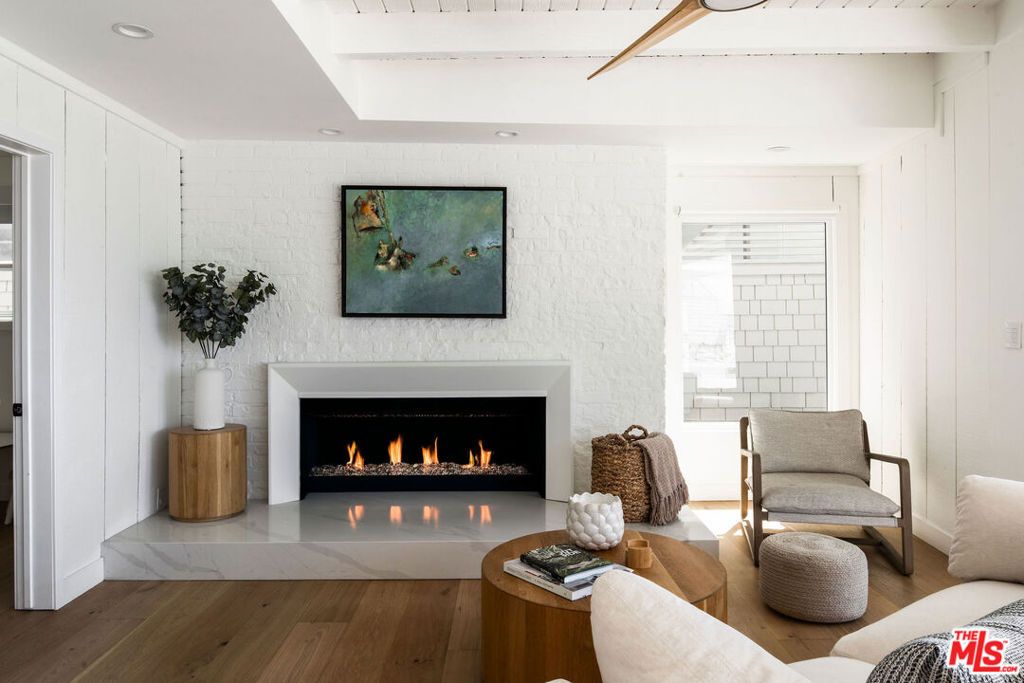 Photo of 19706 Pacific Coast Highway, Malibu, CA 90265 (MLS # 25577763)