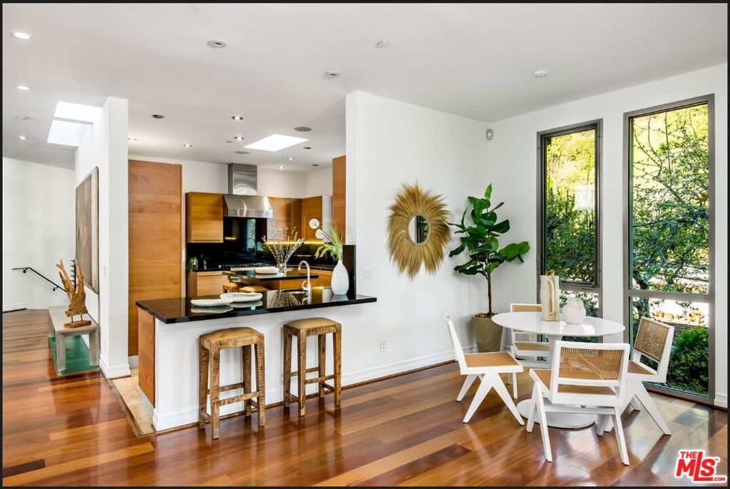 Photo of 3685 Mandeville Canyon Road, Los Angeles, CA 90049 (MLS # 25620981)