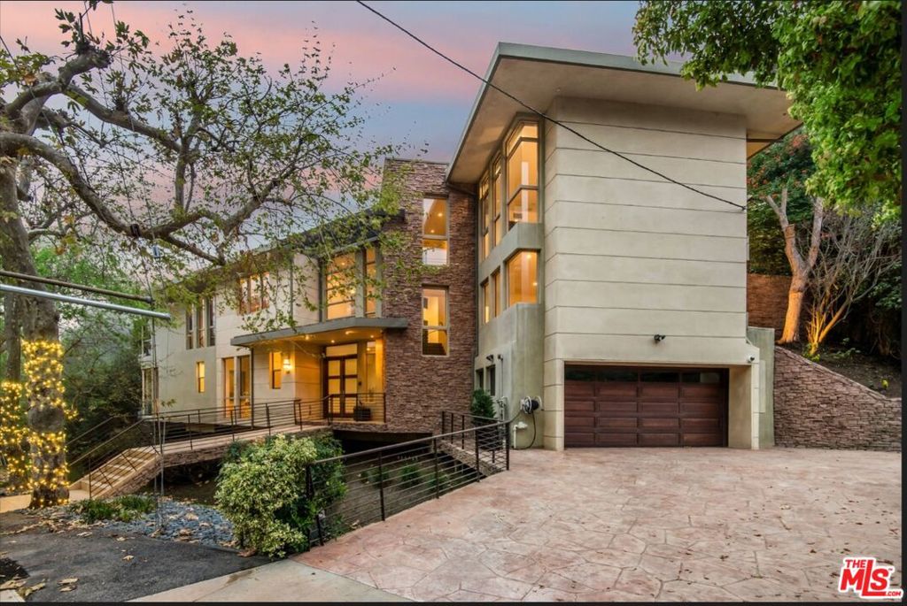 3685 Mandeville Canyon Road, Los Angeles CA 90049