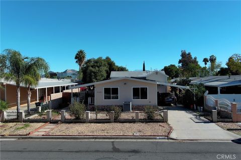 3123 El Rosario Perris CA 92571