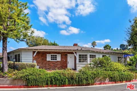 Photo of 3640 Meadville Drive, Sherman Oaks, CA 91403 (MLS # 26989343)