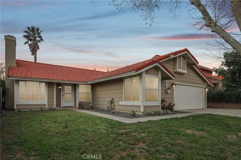 Photo of 6336 N Redwood St, San Bernardino, CA 92407 (MLS # IG26013896)