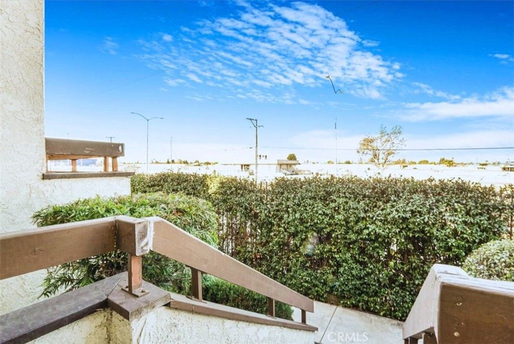 listing image 130724412949257100340
