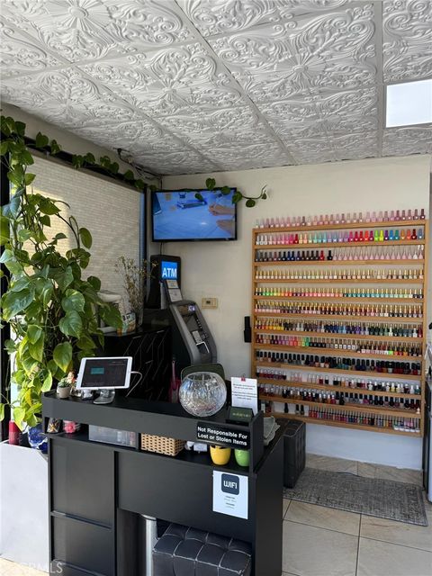 1229 #B Montana Avenue B Santa Monica CA 90403