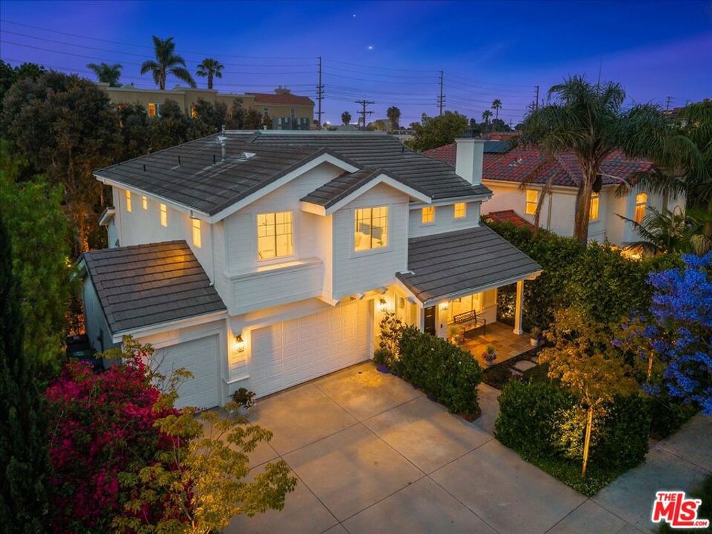 Photo of 1664 Amherst Avenue, Los Angeles, CA 90025 (MLS # 25551347)