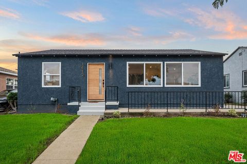 Photo of 1412 W 111th Street, Los Angeles, CA 90047 (MLS # 25617971)