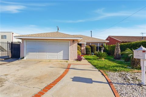 Photo of 12318 Halo Dr, Lynwood, CA 90262 (MLS # DW25257514)