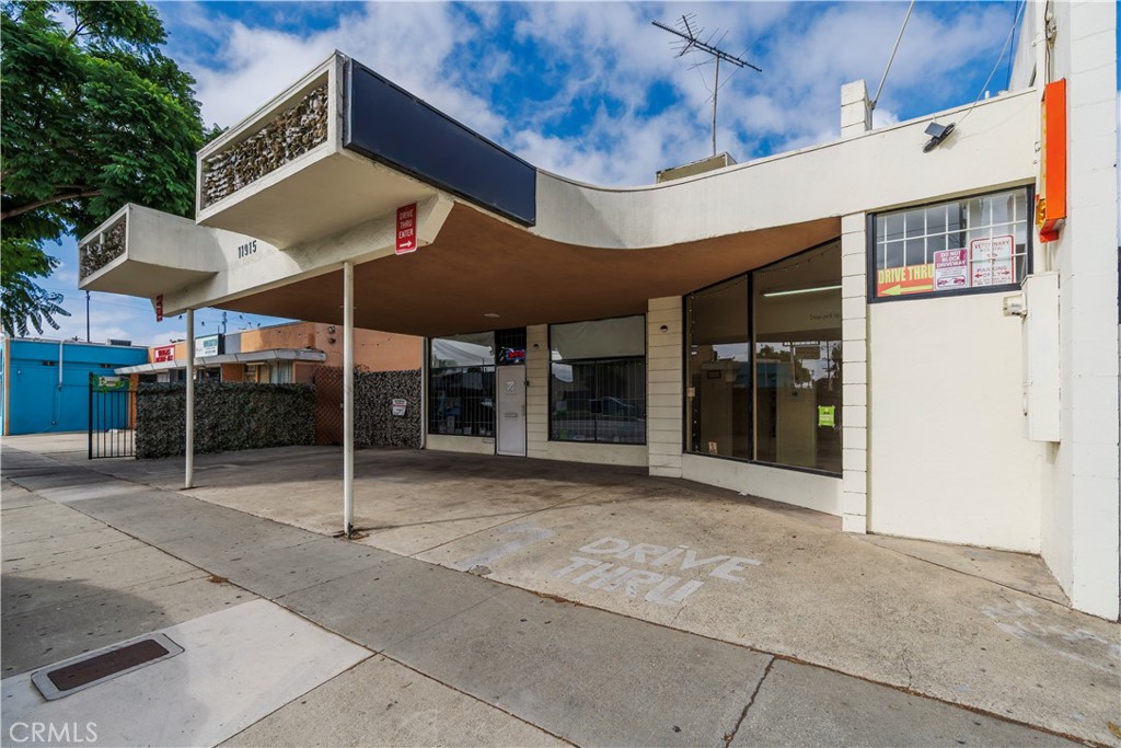 11915 Inglewood