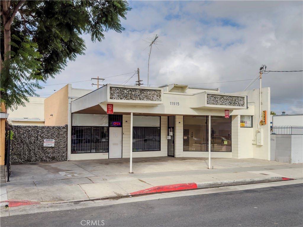 11915 Inglewood