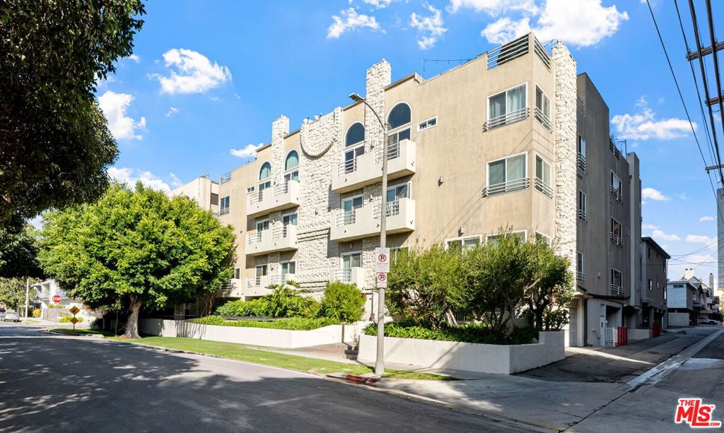 1160 Granville Avenue 108