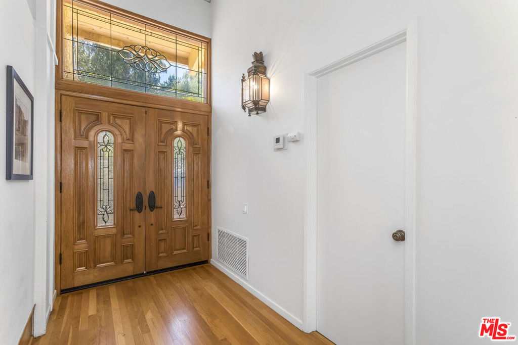 2432 BANYAN Drive