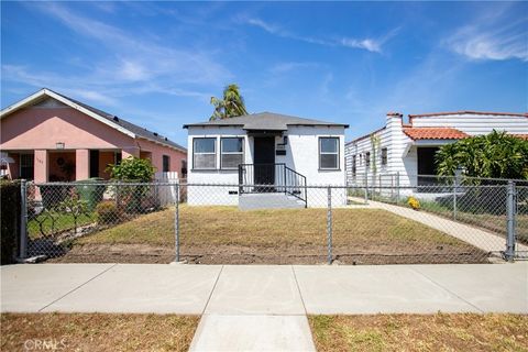 Photo of 1547 W 60th St, Los Angeles, CA 90047 (MLS # DW26088653)