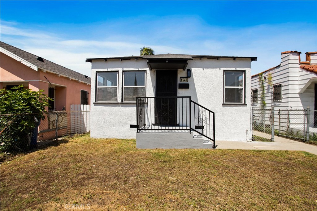1547 W 60th Place