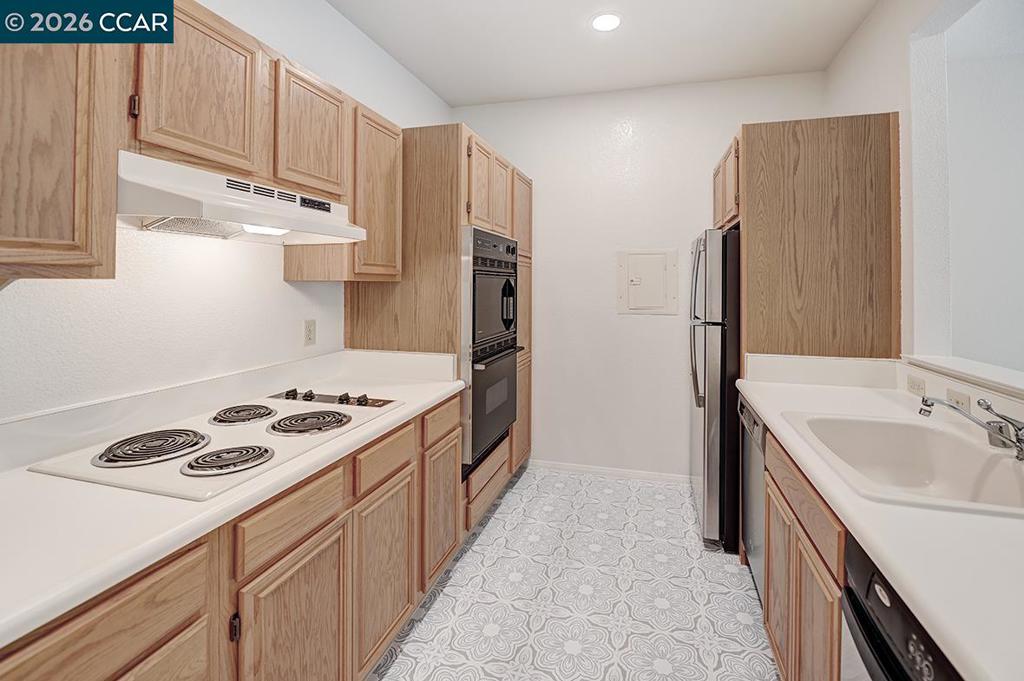 1860 Tice Creek Dr 1218