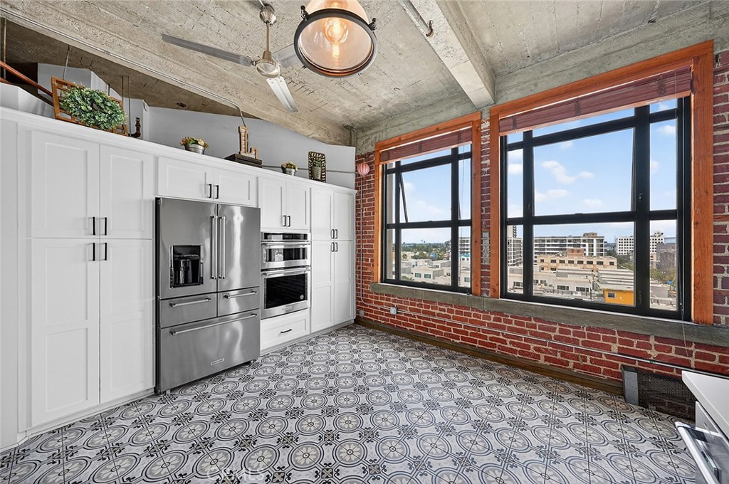 100 W 5th Street 7E