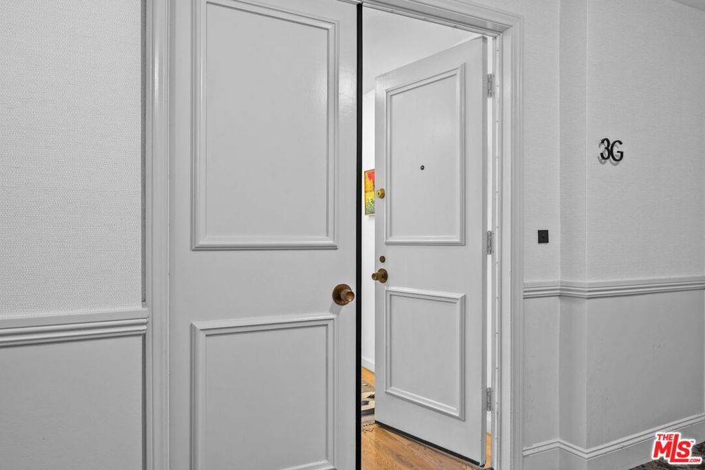 Photo of 651 Wilcox Avenue #3G, Los Angeles, CA 90004 (MLS # 25597457)