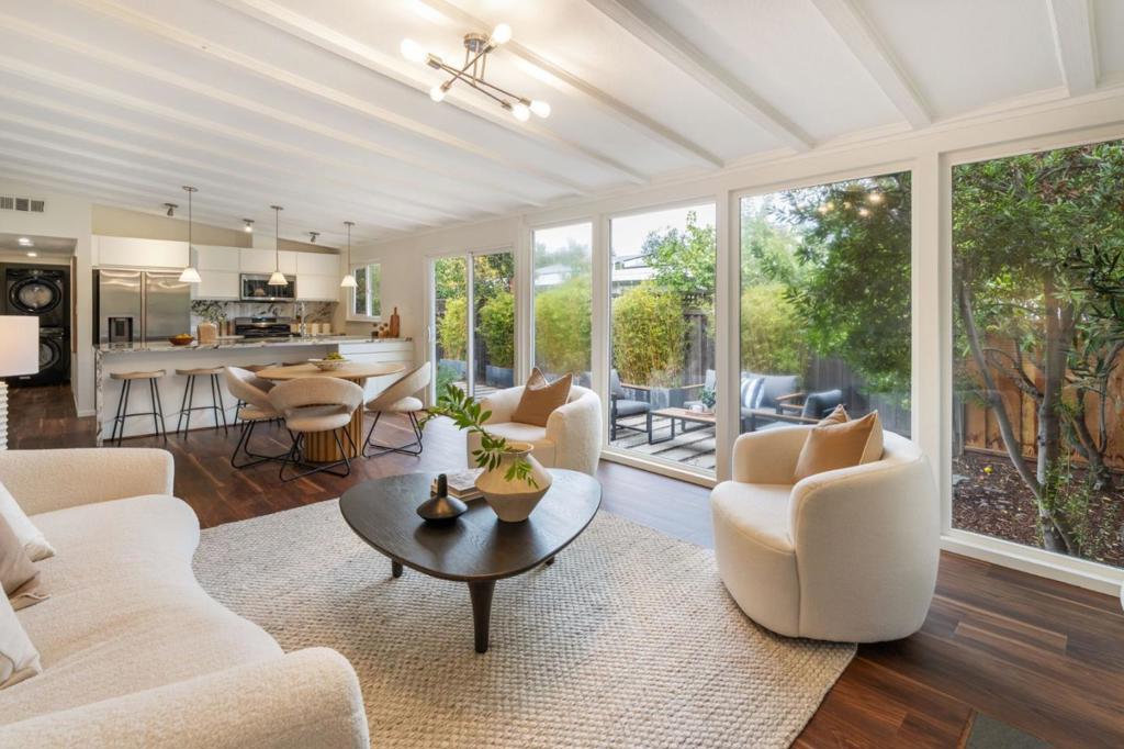 857 Tamarack Lane