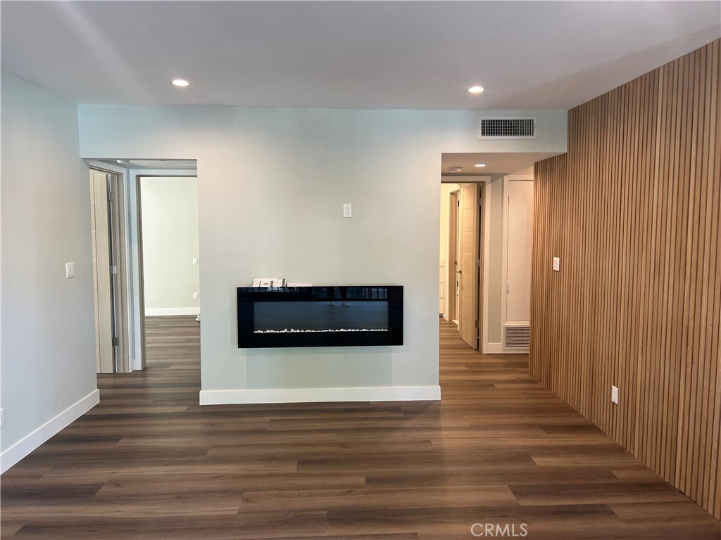 15344 Weddington Street 102