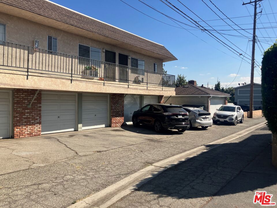 271 W Ash Avenue