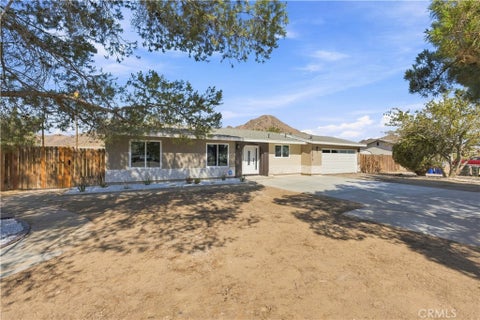 Photo of 16070 Winnebago RD, Apple Valley, CA 92307 (MLS # HD26185817)