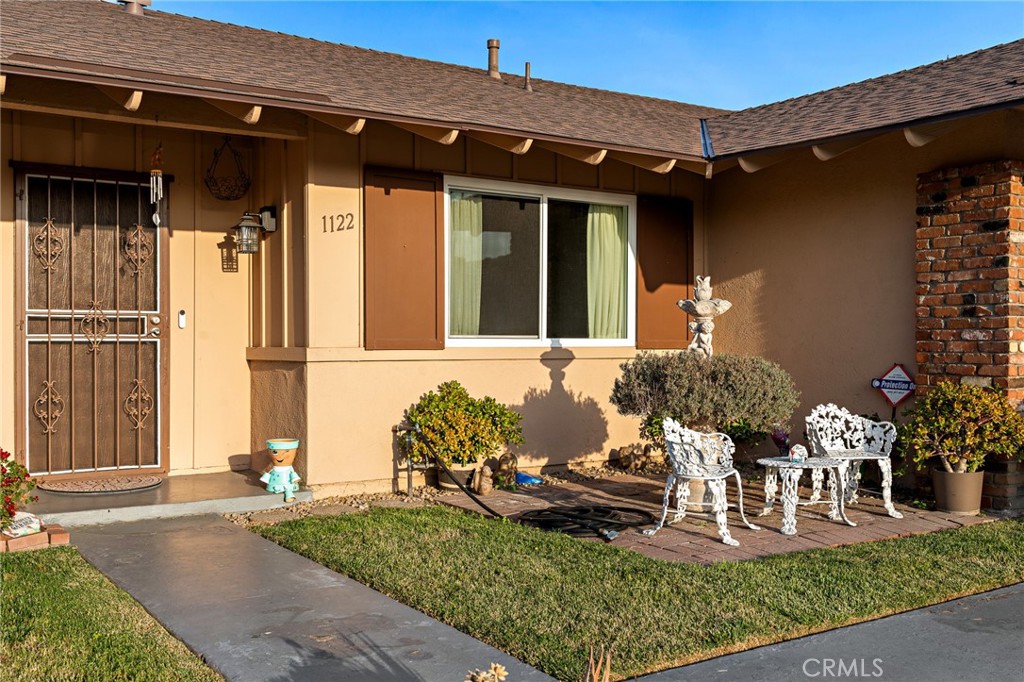 1122 Angelcrest Drive