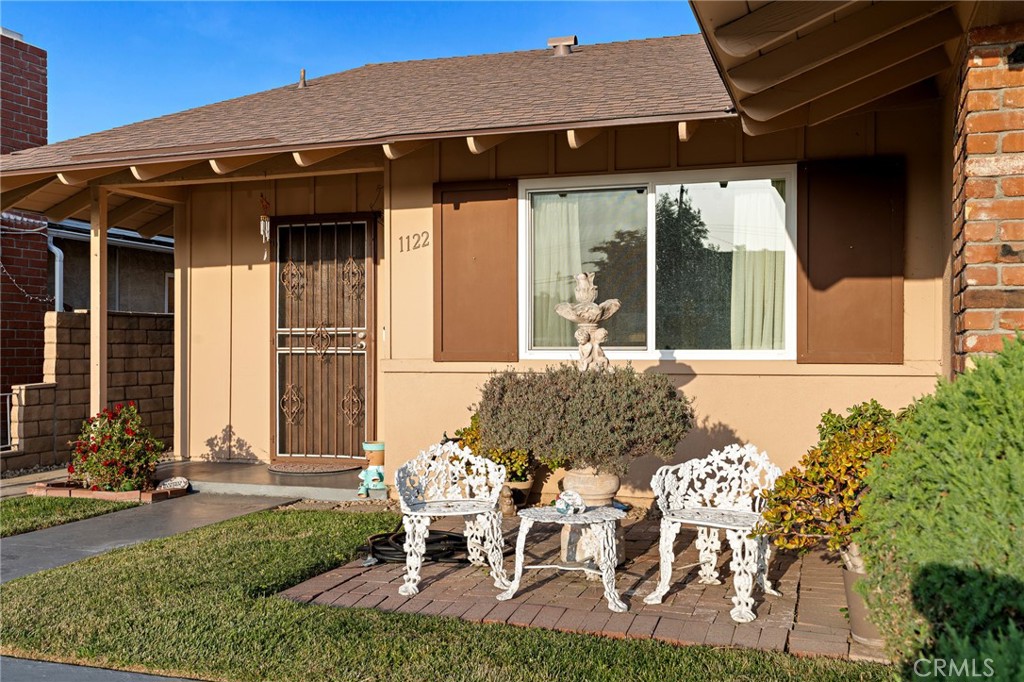 1122 Angelcrest Drive