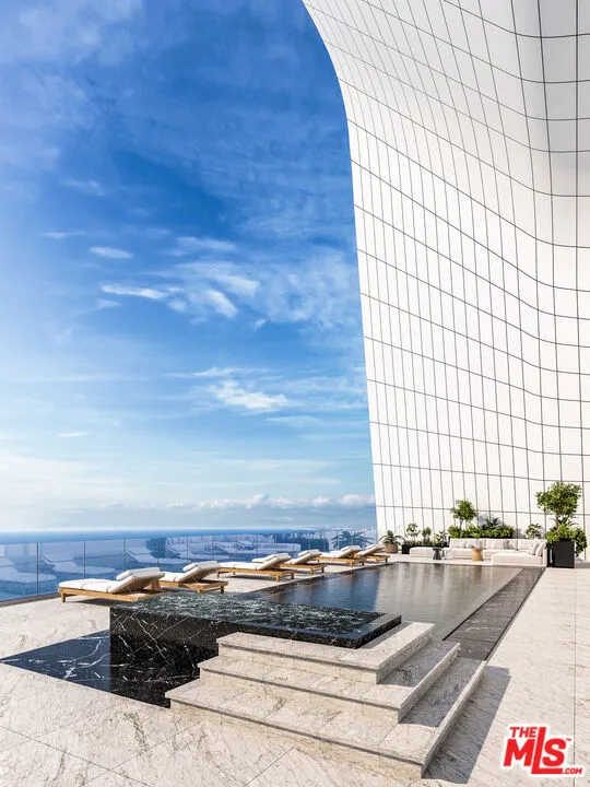 United States, 6 Bedrooms Bedrooms, ,5 BathroomsBathrooms,Residential,Active,90408