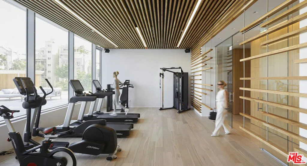 United States, 6 Bedrooms Bedrooms, ,5 BathroomsBathrooms,Residential,Active,90408