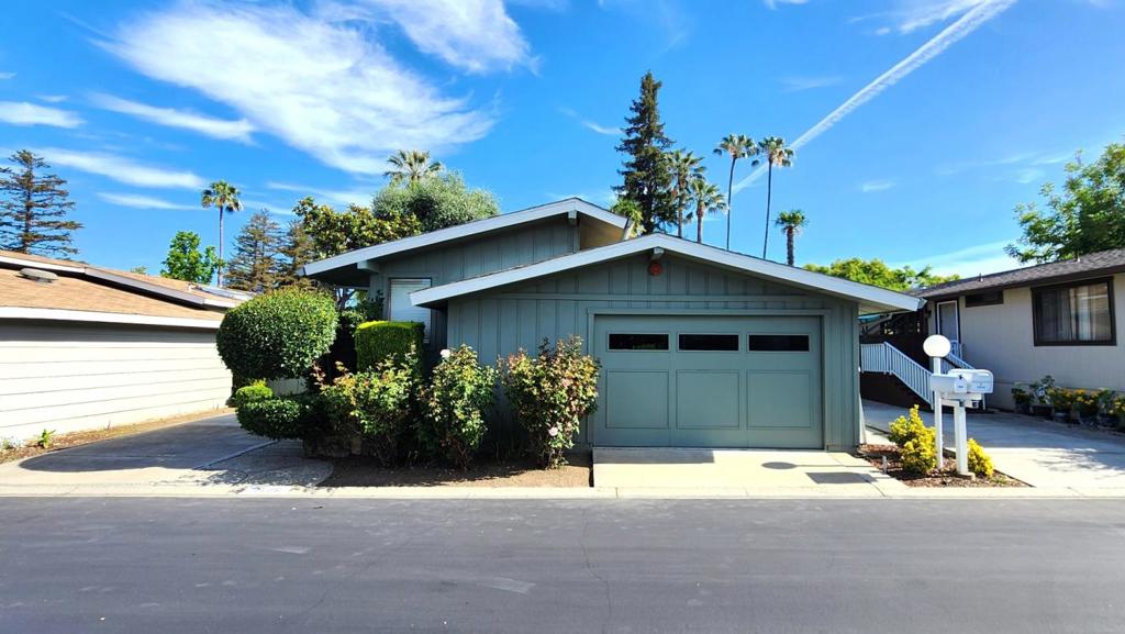 2896 Moss Hollow Drive