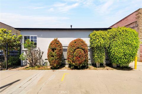 Photo of 511 W Manchester BLVD, Inglewood, CA 90301 (MLS # PW26097258)