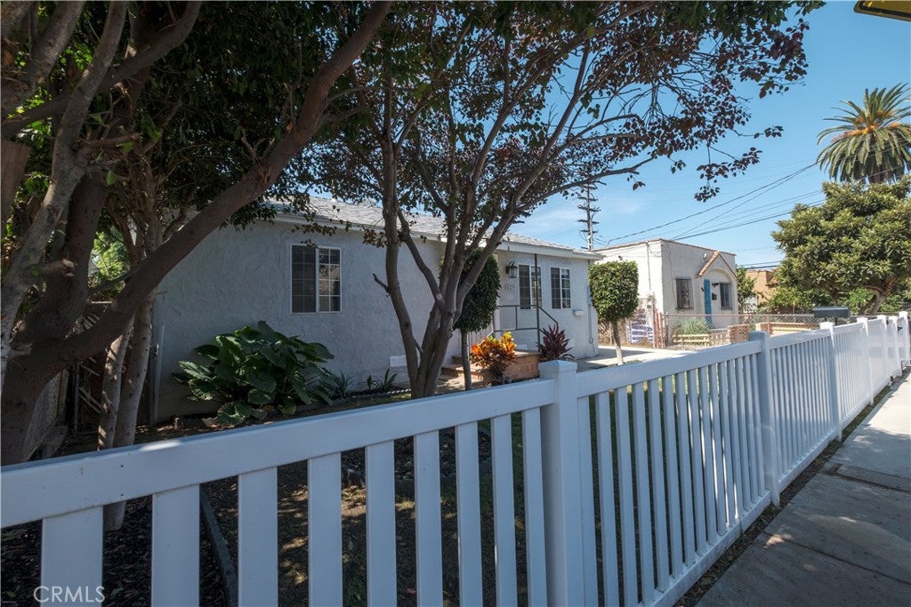 609 N Crane Avenue Avenue