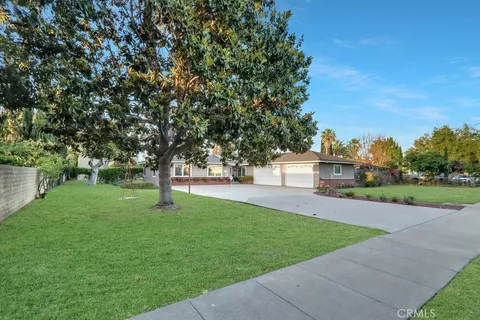 MLS: OC26068392