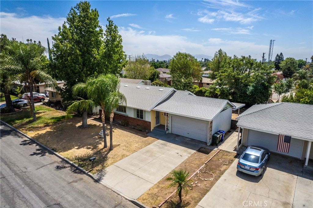 237 W Van Koevering Street