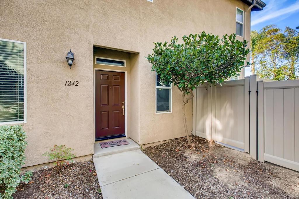 1242 STAGECOACH TRAIL LOOP
