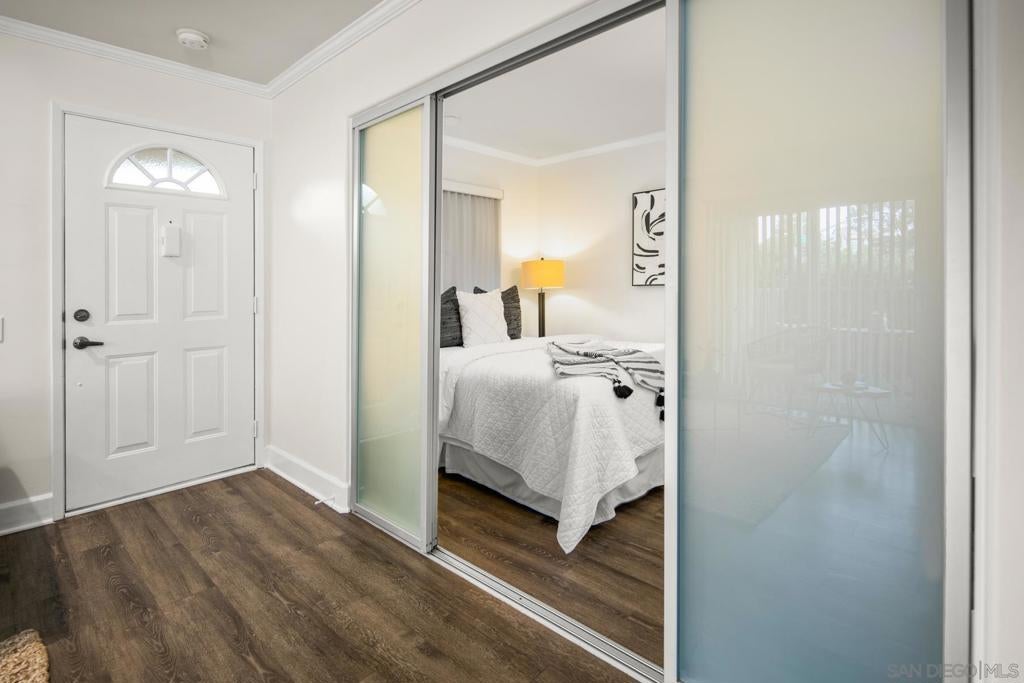 8581 Villa La Jolla Dr N