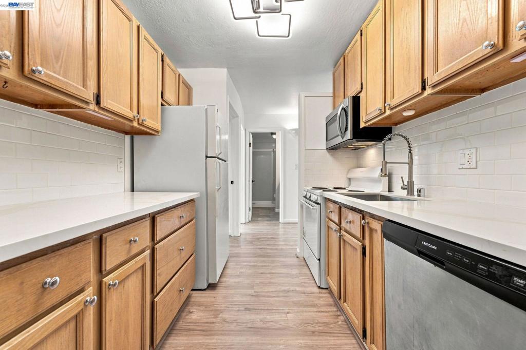 2075 Ascot Dr 119