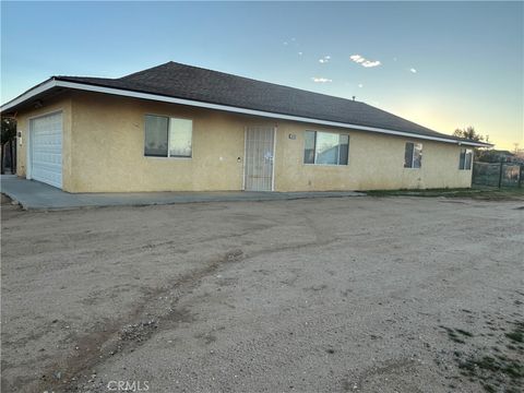 Photo of 58481 Del Mar St, Yucca Valley, CA 92284 (MLS # HD26010183)