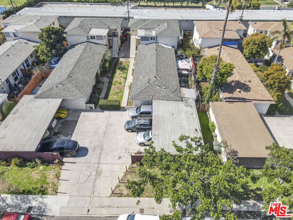 725 Indiana Court