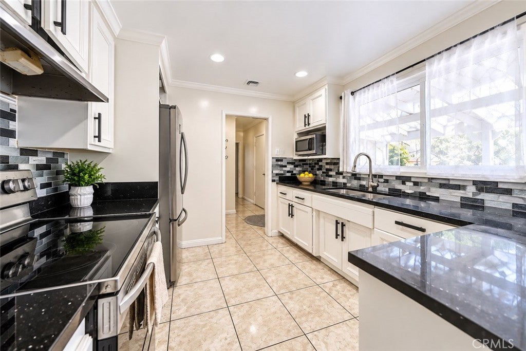 10212 Sherrill