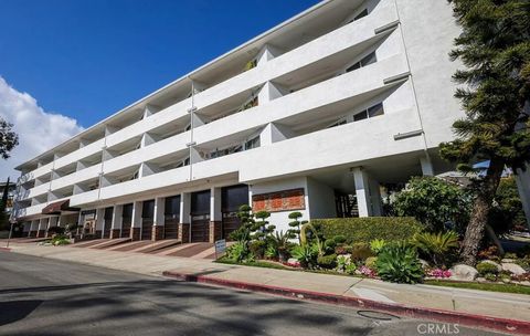 Photo of 100 Cliff Drive #6, Laguna Beach, CA 92651 (MLS # SR26009981)