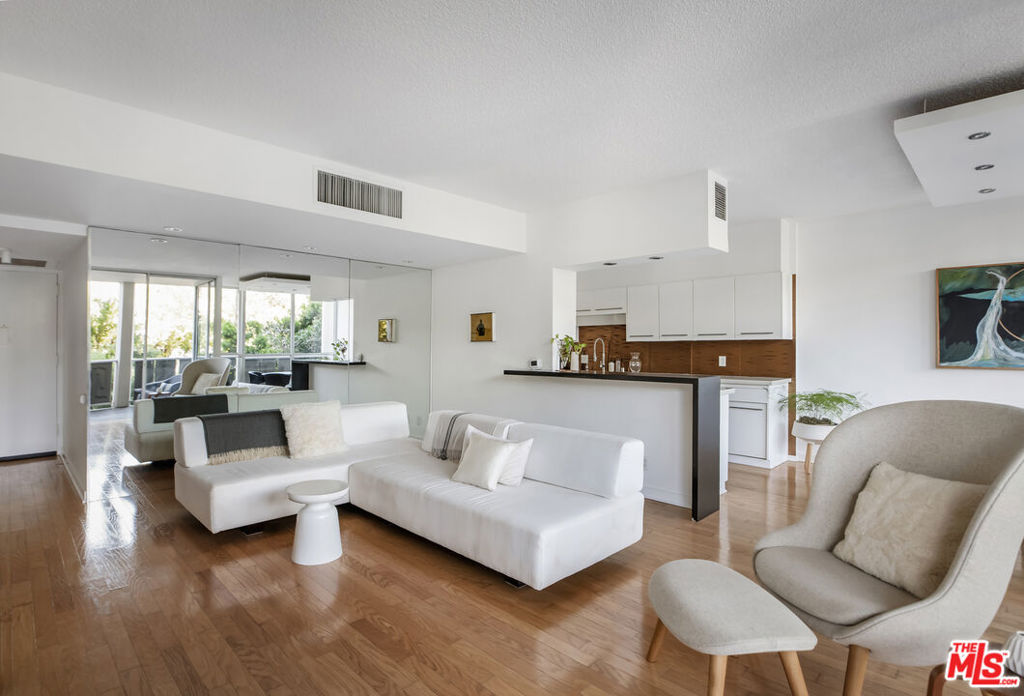 4411 Los Feliz Boulevard 306