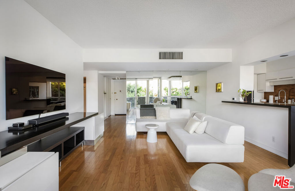 4411 Los Feliz Boulevard 306