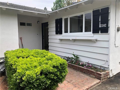 Photo of 23142 Dolorosa, Woodland Hills, CA 91367 (MLS # SR26161504)