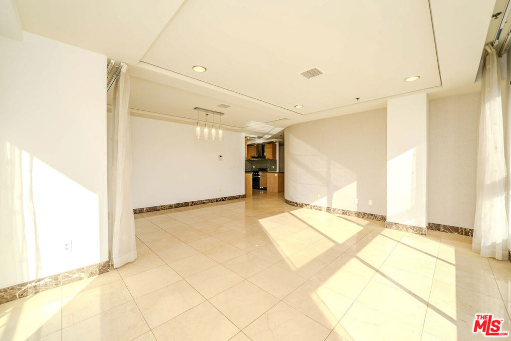 702 S Serrano Avenue 501