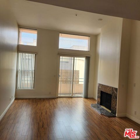 Photo of 4830 Elmwood Avenue #303, Los Angeles, CA 90004 (MLS # 26838209)