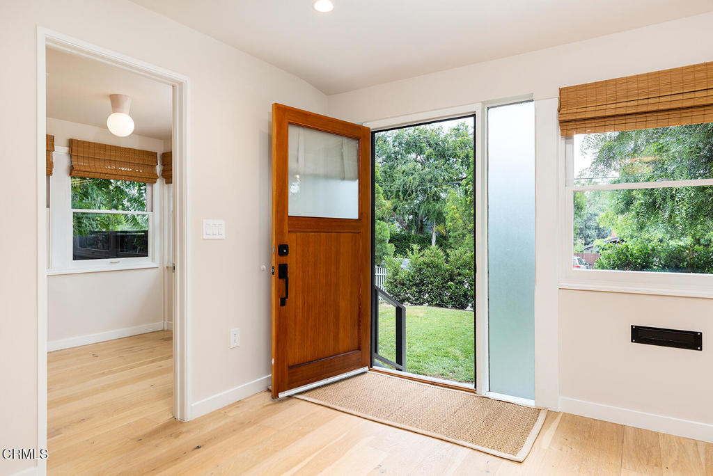 Properties 2 987 Bell Street