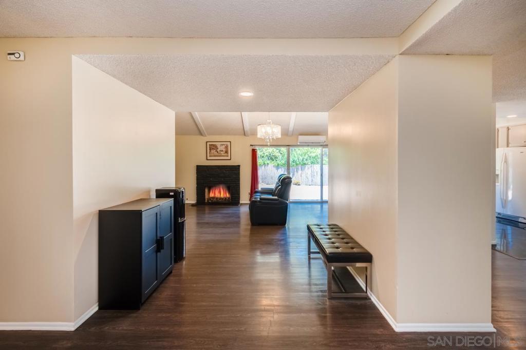 4224 Governor Dr