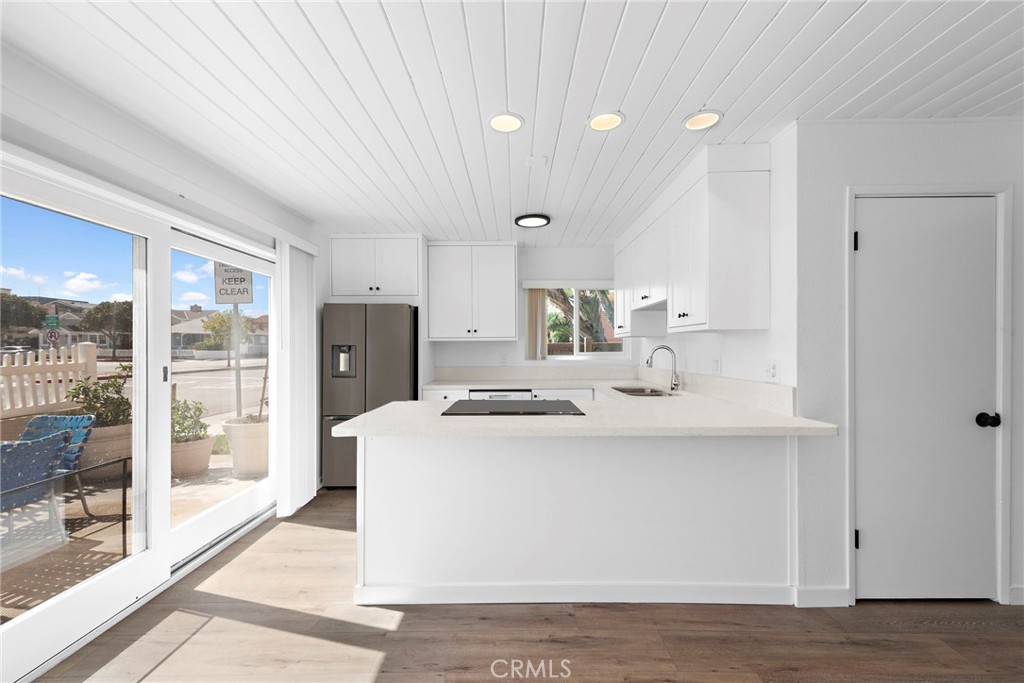 112 E Balboa Boulevard A